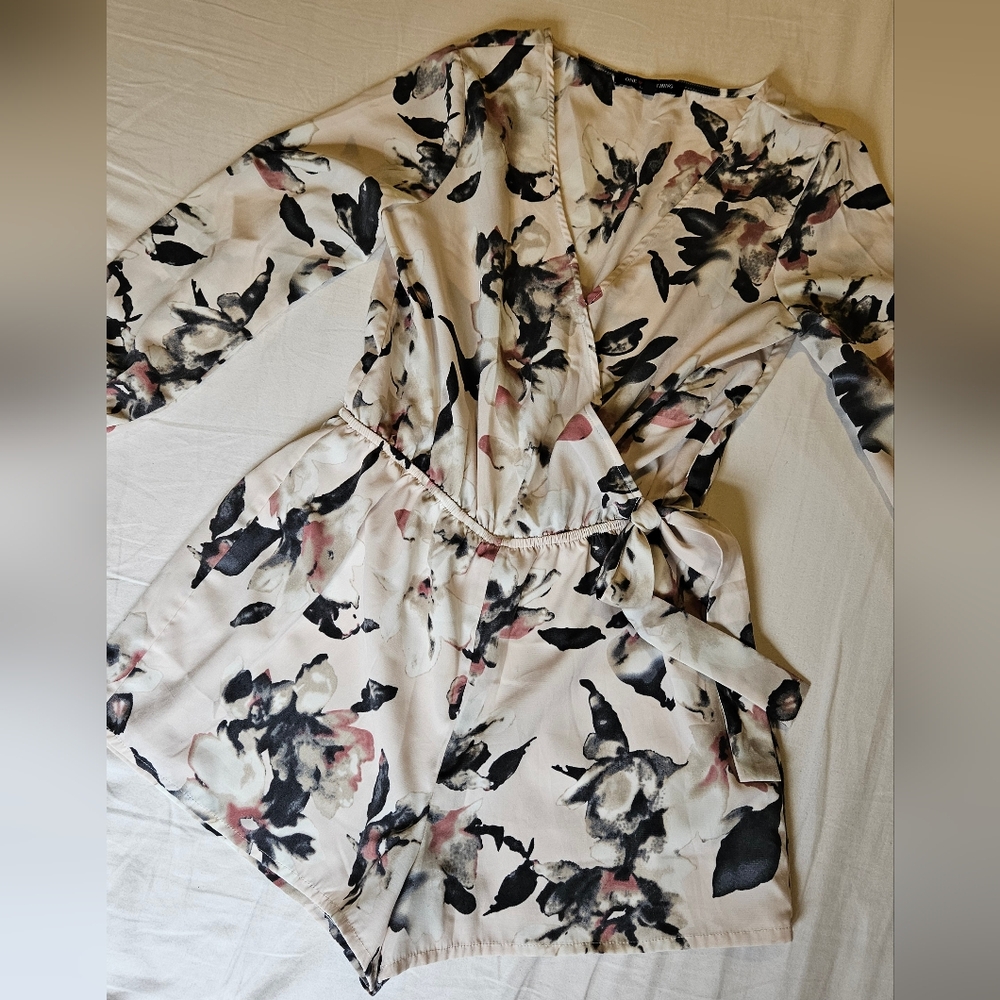 Light Floral Romper With Sleeves